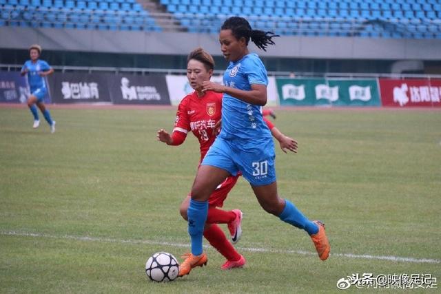 C罗离开国家队集训 葡萄牙队全力备战即将到来的比赛